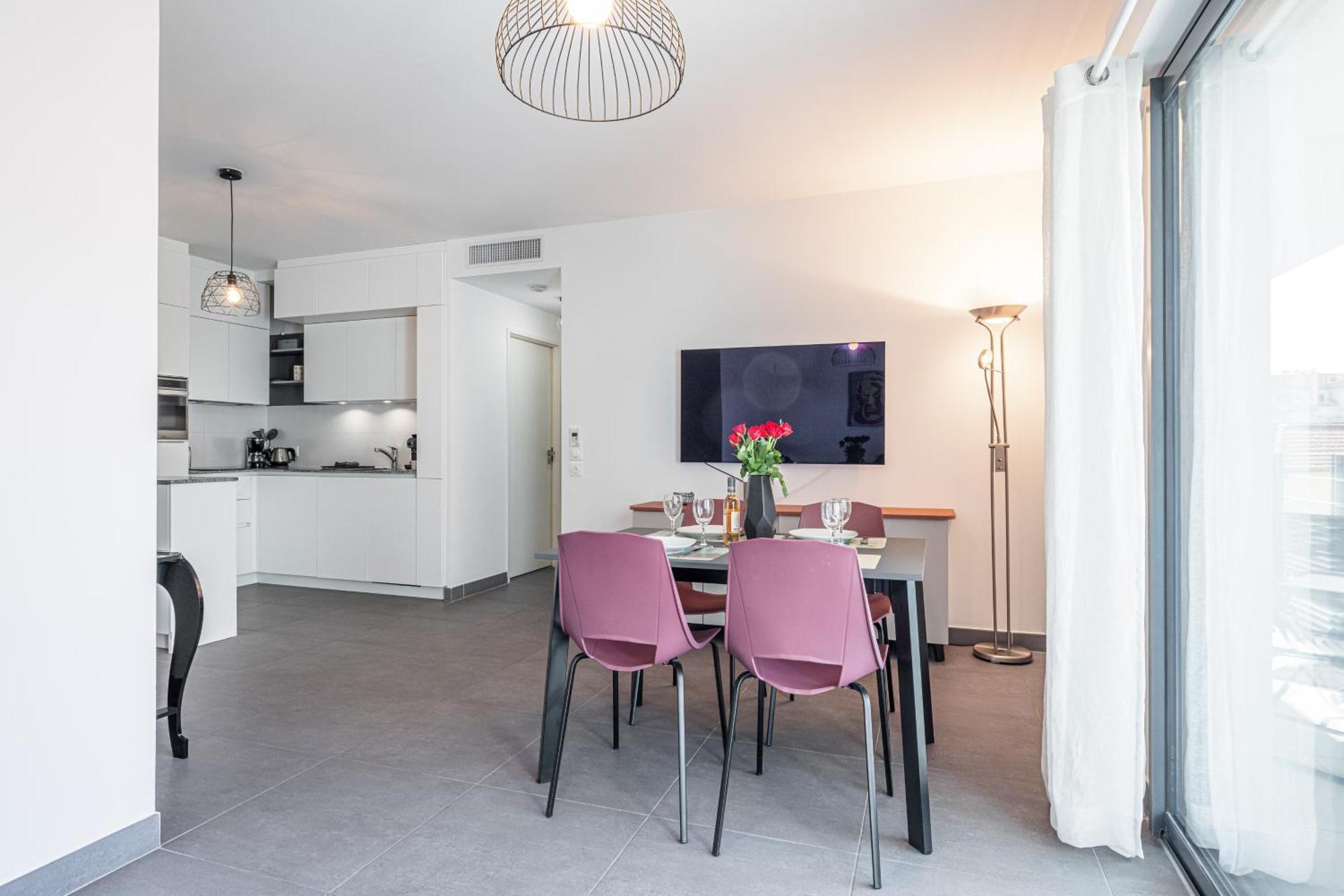 Queen Riviera : Climatisation, Parking, Terrasse Ментона Екстериор снимка
