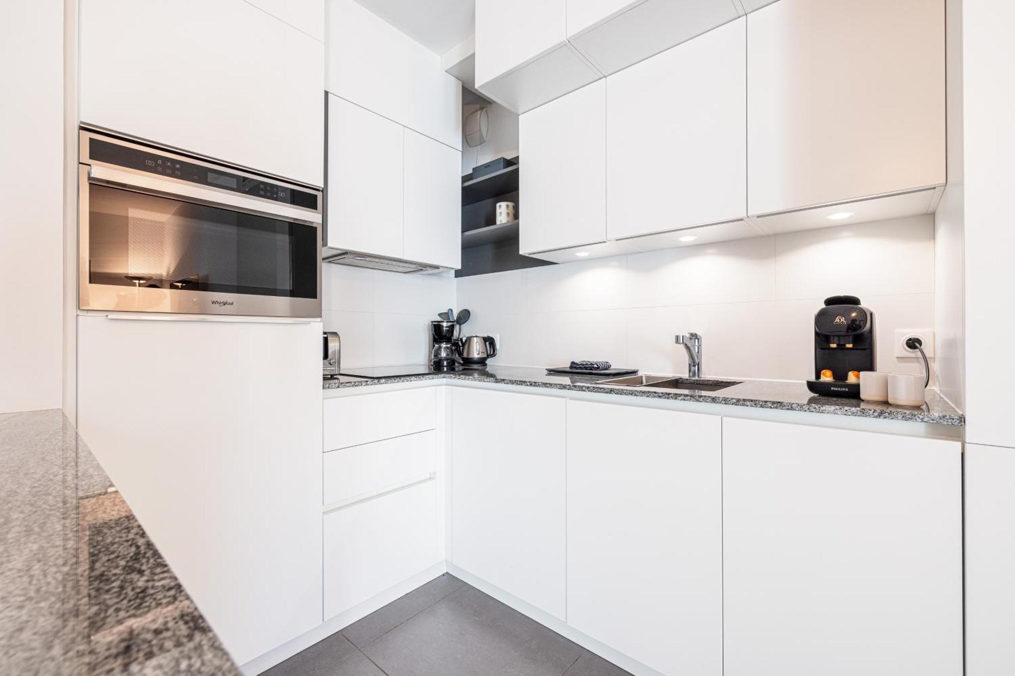 Queen Riviera : Climatisation, Parking, Terrasse Ментона Екстериор снимка