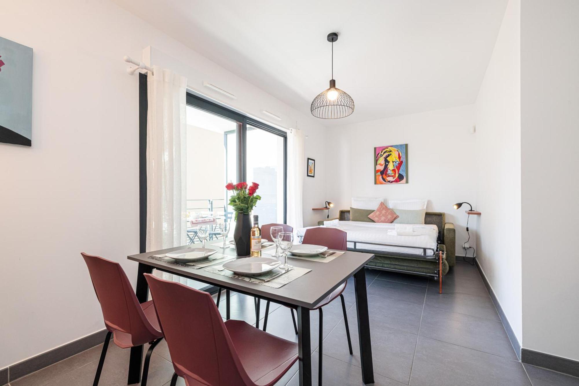 Queen Riviera : Climatisation, Parking, Terrasse Ментона Екстериор снимка
