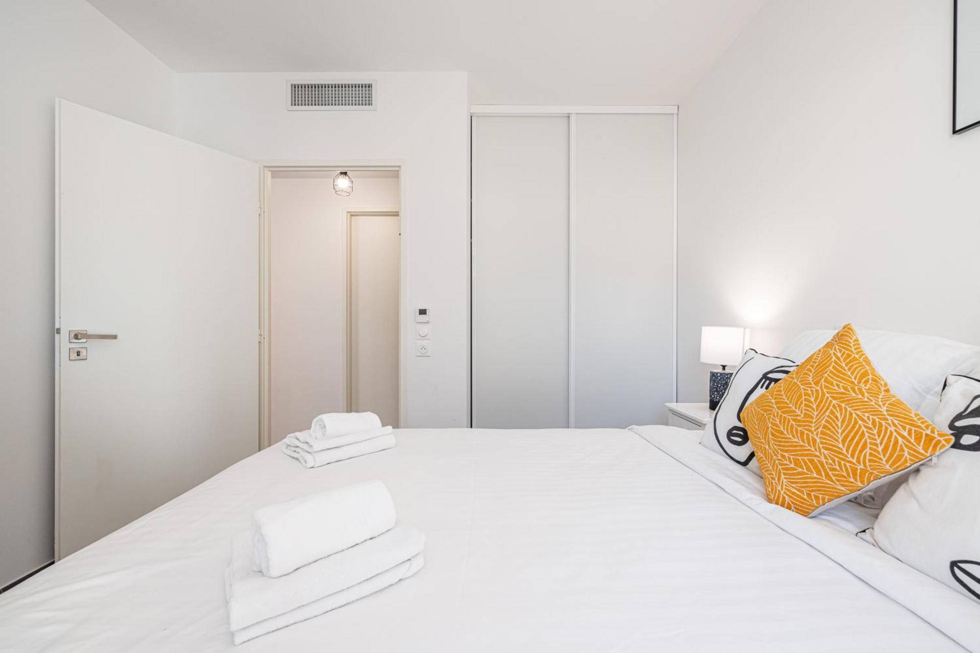 Queen Riviera : Climatisation, Parking, Terrasse Ментона Екстериор снимка