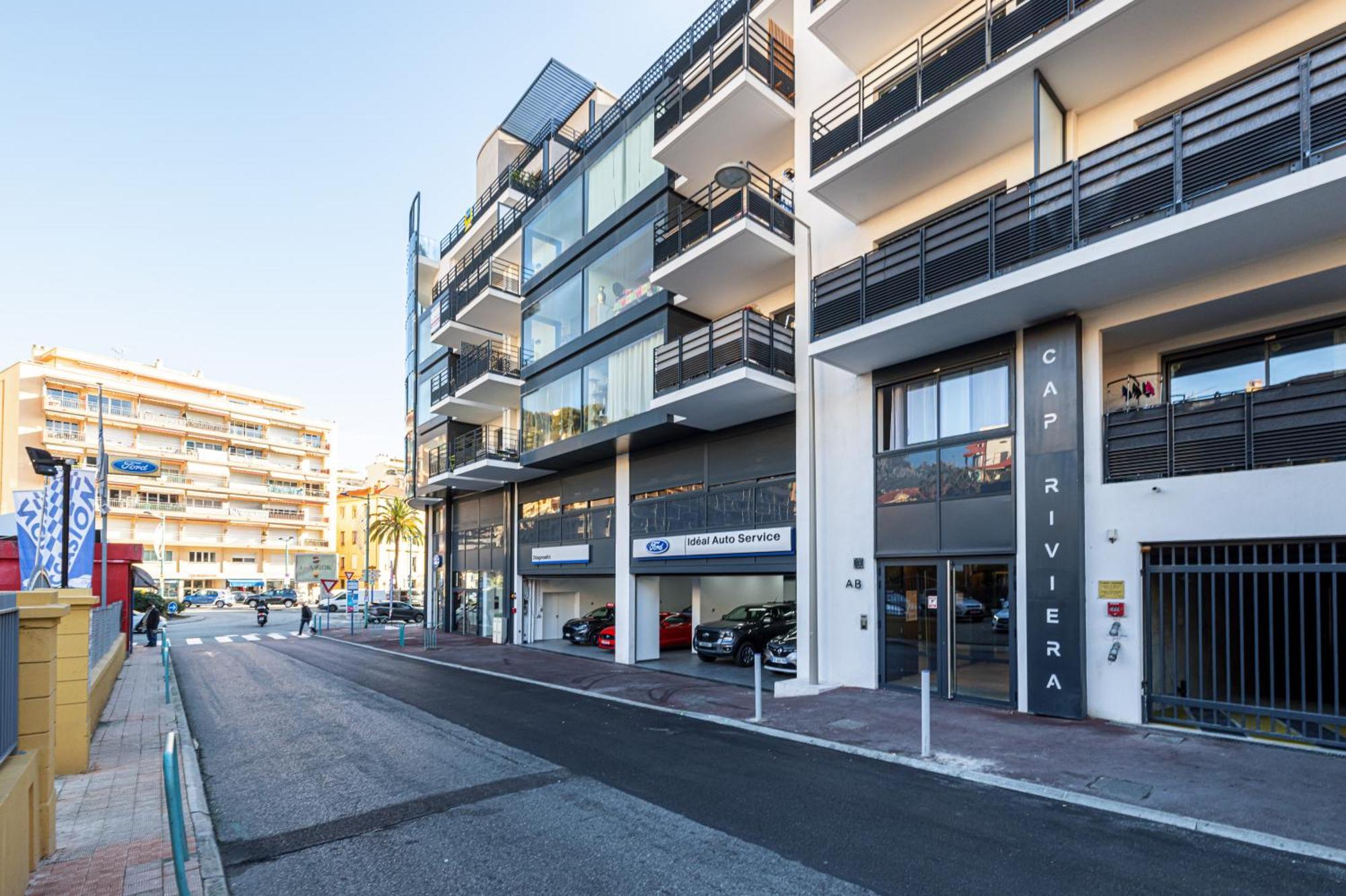 Queen Riviera : Climatisation, Parking, Terrasse Ментона Екстериор снимка