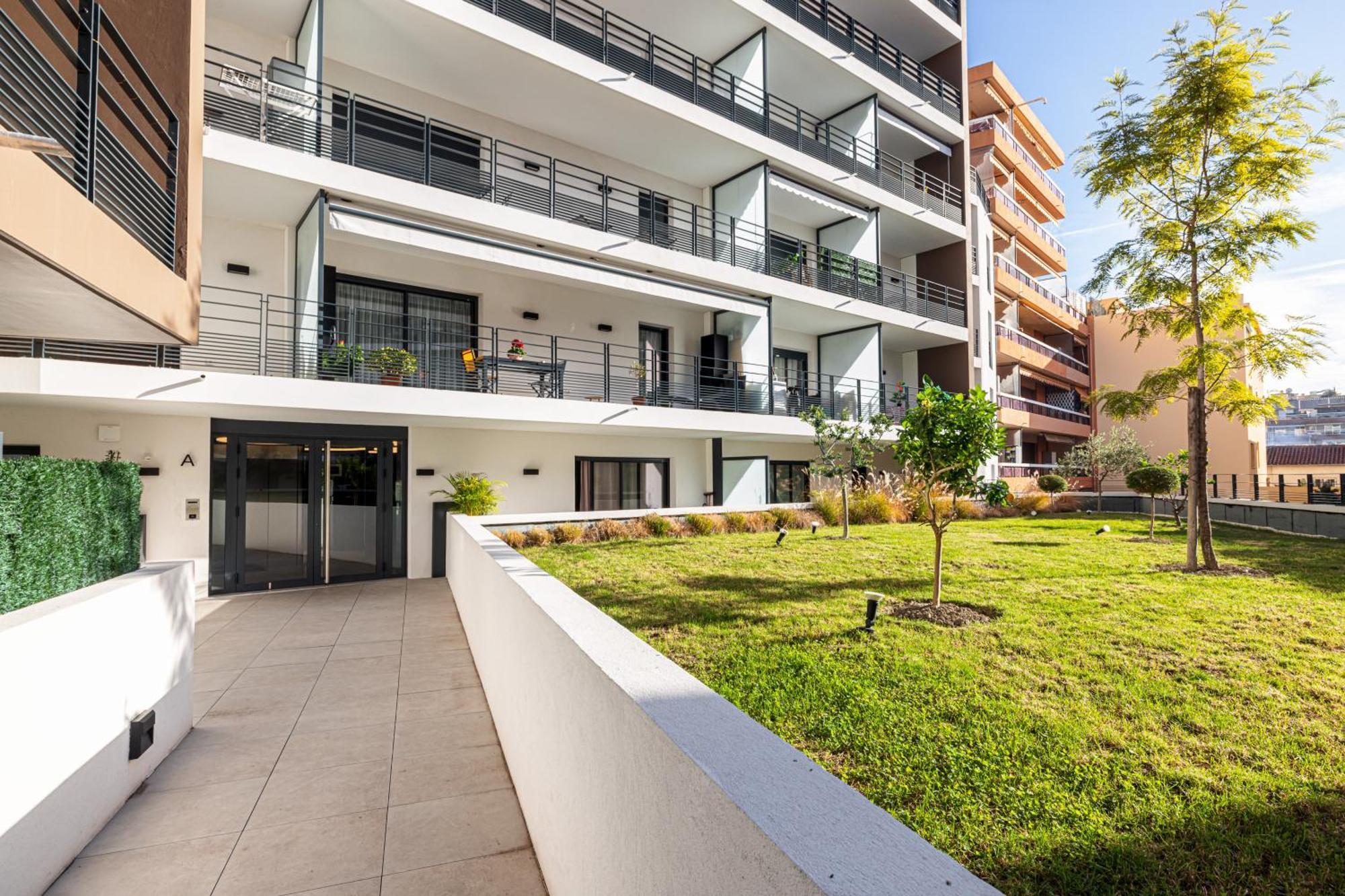 Queen Riviera : Climatisation, Parking, Terrasse Ментона Екстериор снимка
